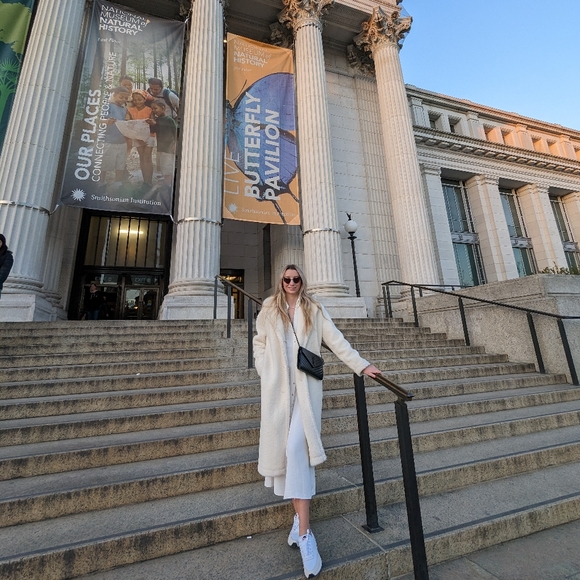 Meet your Posher, Laura - Picture 13 of 14